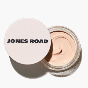 Jones Road “What The Foundation”
Shade: Alabaster